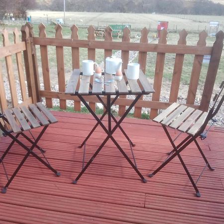 Wee Hoose Glamping 3 Hotel Kinbrace Exterior photo